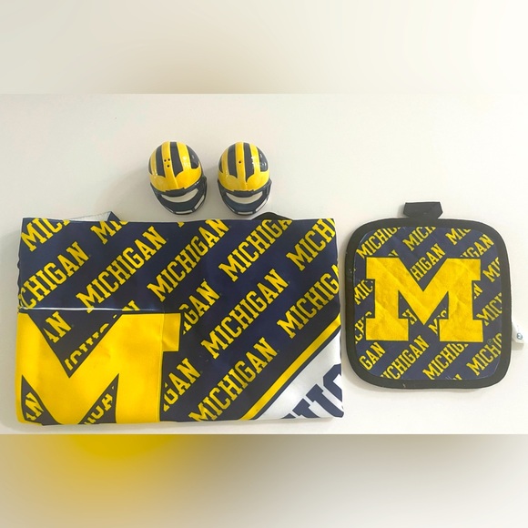 University of Michigan Other - University of Michigan NEW 4 piece salt/pepper, place holder, apron, cup holder.